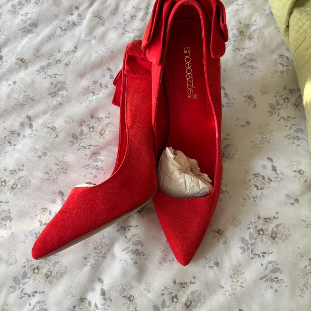 Shoe Dazzle Vibrant Red Heels with Bow